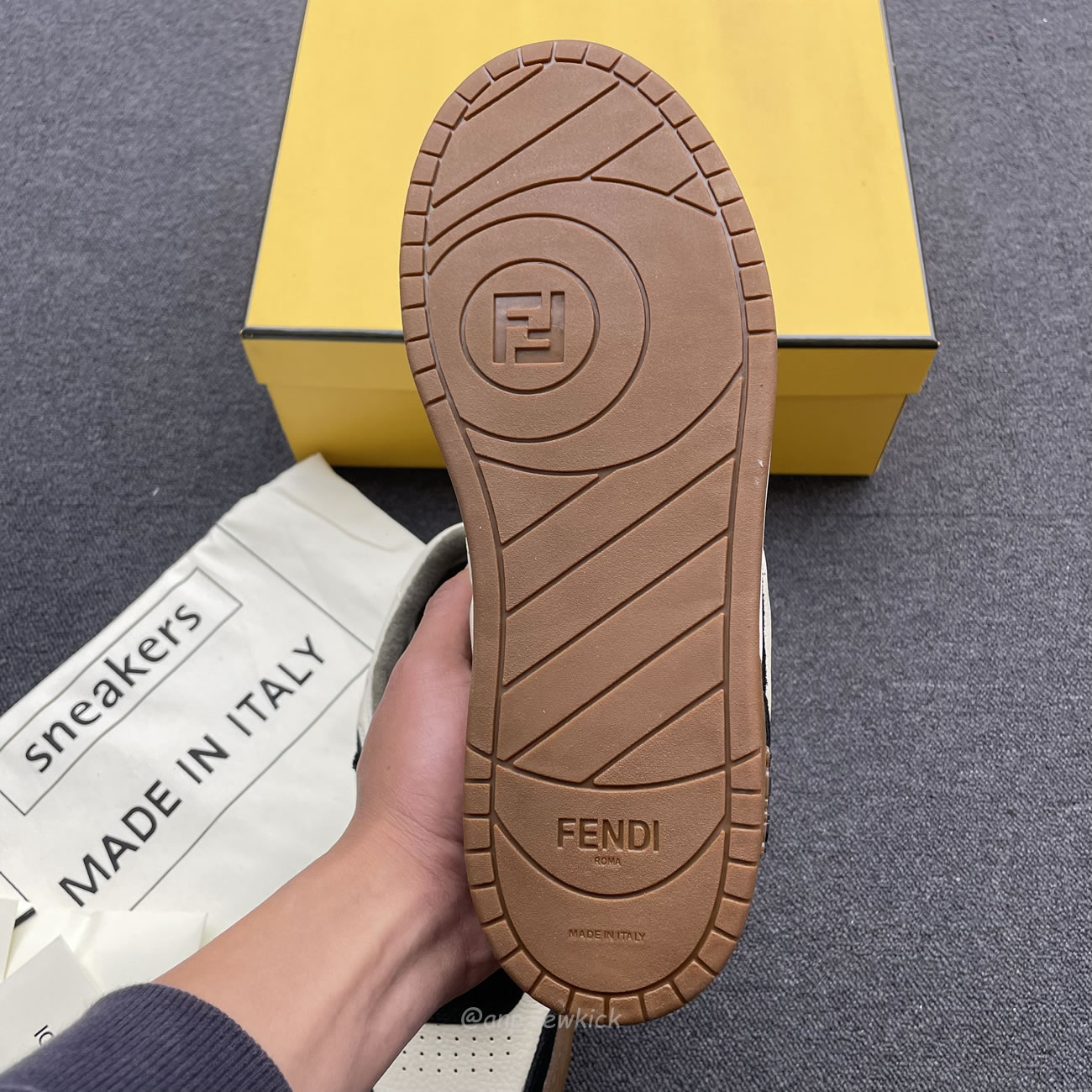 Fendi Match Cream Black White Suede And Leather Low Top Sneakers (16) - www.newkick.vip